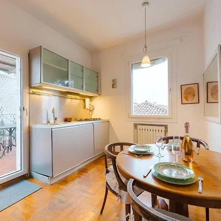 Terrace With Canal View - 5 Min From Accademia Bridge Appartamento Venezia