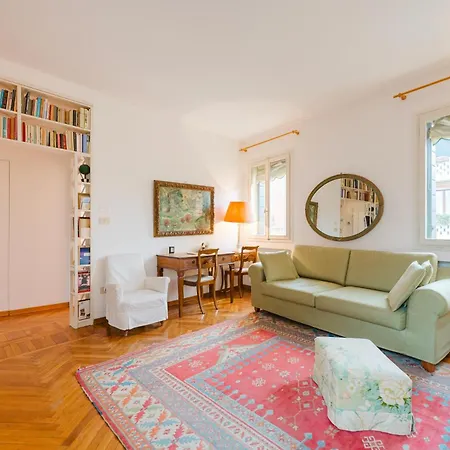 Terrace With Canal View - 5 Min From Accademia Bridge Venezia