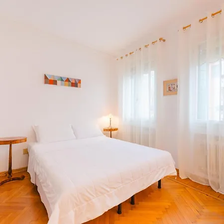 Terrace With Canal View - 5 Min From Accademia Bridge *