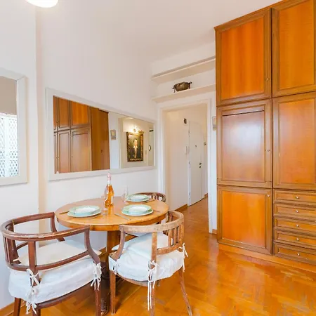 Terrace With Canal View - 5 Min From Accademia Bridge Appartamento